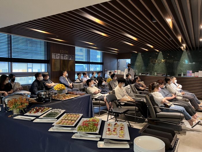 가톨릭대학교 가톨릭중앙의료원 혈관외과 정기 학과모임 22.06.303.jpg